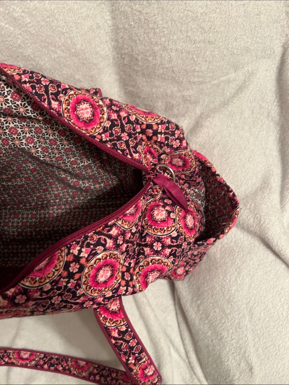 Vera Bradley Hot Pink Paisley Quilted Travel Bag - Picture 7 of 10